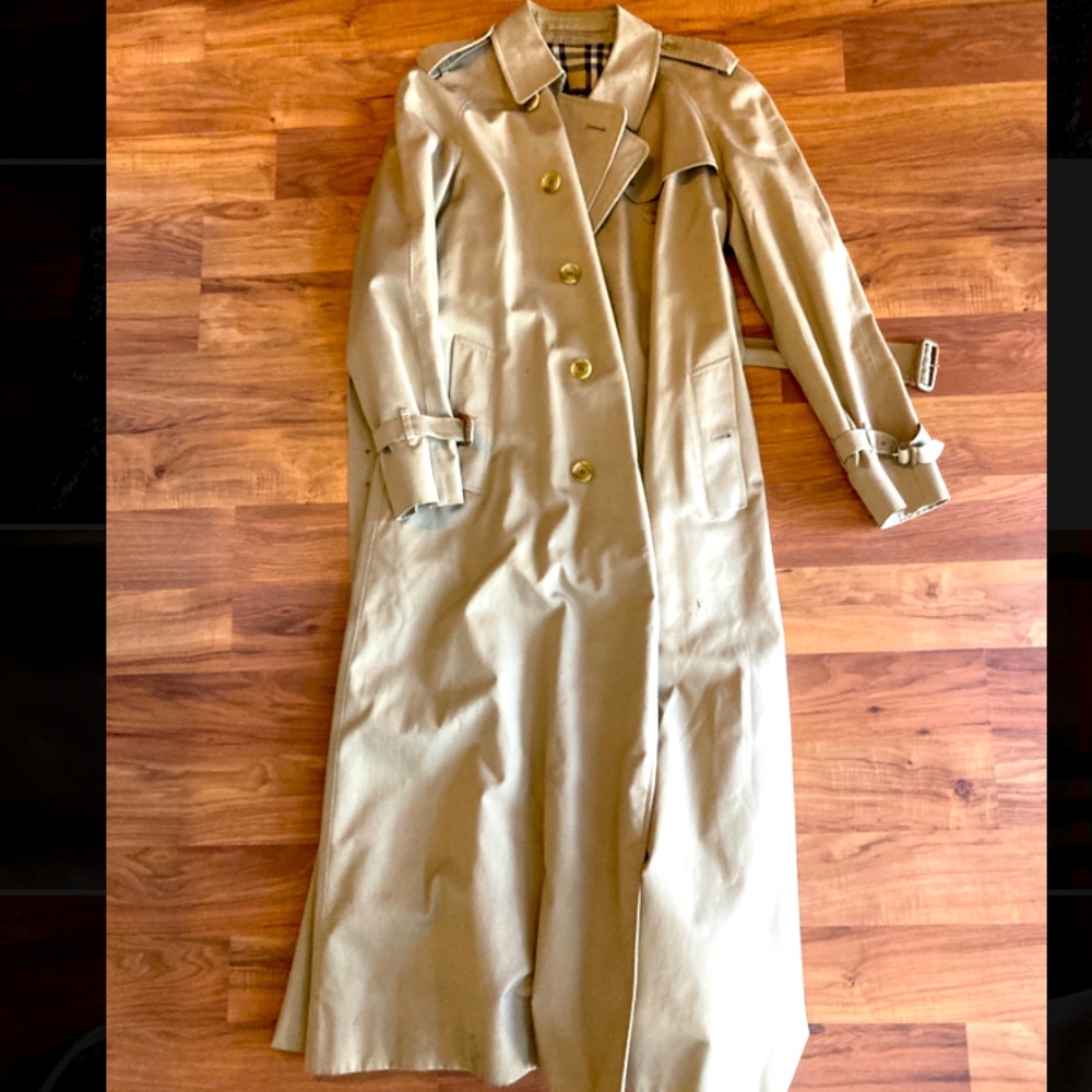 Burberry Trench coat
